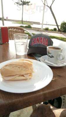 Mums Cafeteria/cerveceria Heladeria