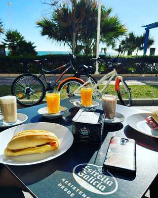 Mums Cafeteria/cerveceria Heladeria