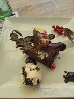 Cervecería Bocatería Triana