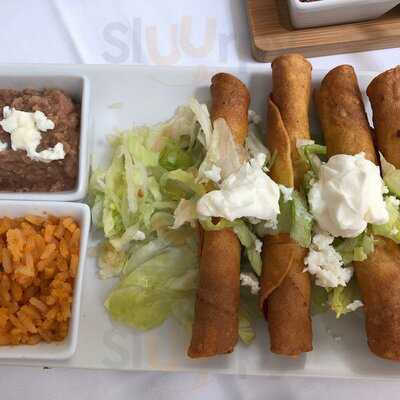 El Azteca Restaurante & Bar Mexicano