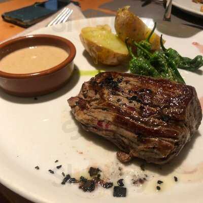 Bdgust Restaurant & Cocktail