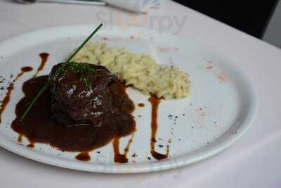 Bdgust Restaurant & Cocktail