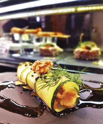 Agora Bar & Restaurant