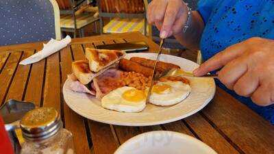 Cappuccino's Beach Side Cafe Bar