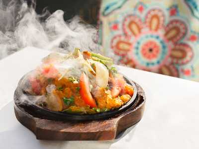 Montys Tandoori House