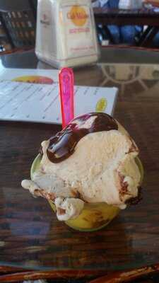 Milano Cafe Y Helado Gelateria