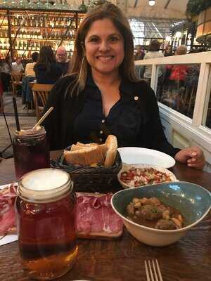 El Nacional - Barra De Vinos