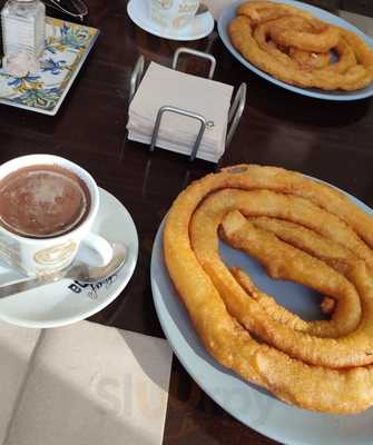 Cafeteria & Churreria Arunda