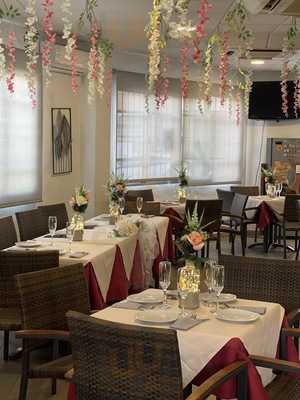 Janis Cafe Gourmet Bar