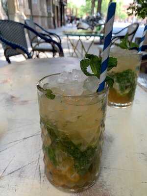 Kilele Brunch & Cocktails