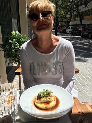 Monsieur Bistro Café