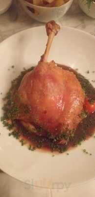 Monsieur Bistro Café