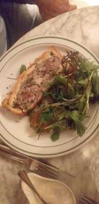 Monsieur Bistro Café