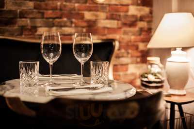 Monsieur Bistro Café