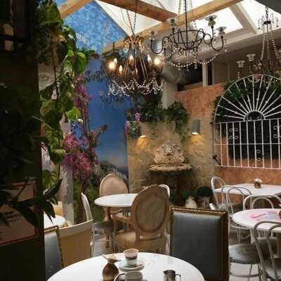 El Patio De Isabella