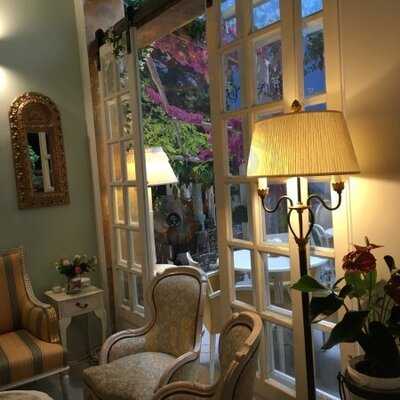 El Patio De Isabella