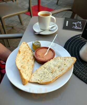 Pombo Gastrobar - Photo 7