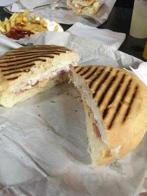 Hamburguesería Maruchi