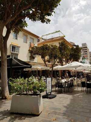 Mulligans Irish Tavern