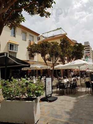 Mulligans Irish Tavern