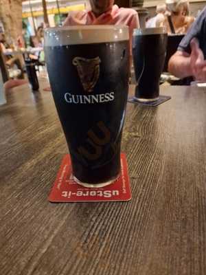 Mulligans Irish Tavern