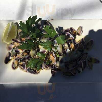 Tona Chiringuito Beach Bar & Restaurant