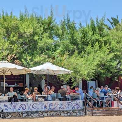 Tona Chiringuito Beach Bar & Restaurant