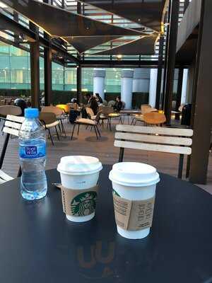 Starbucks Pelai
