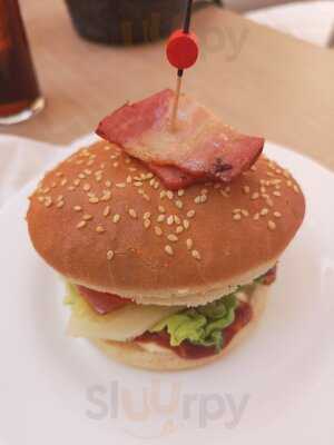 El Pasillo De Patricia Y Marcel