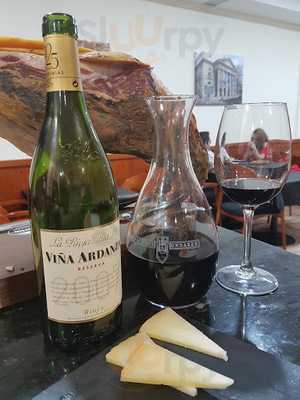 Cafeteria Cerveceria Yale