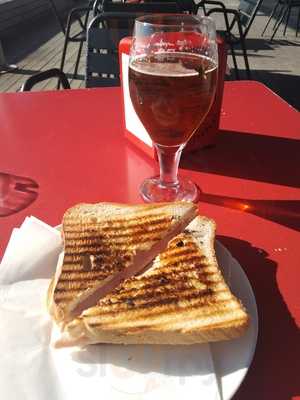 Guingueta Proa A La Mar