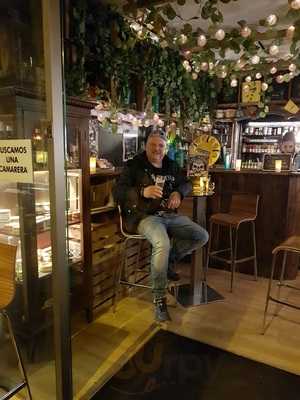 Golden Tapas & Restaurant