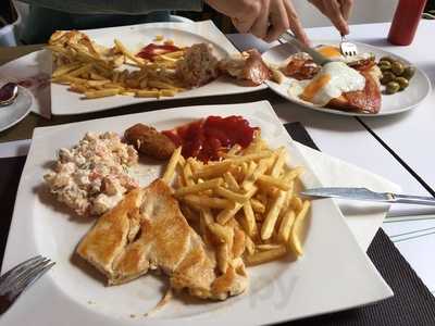 Golden Tapas & Restaurant