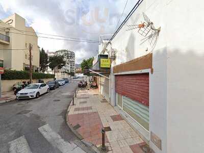 Alibi Sports & Cocktail Bar