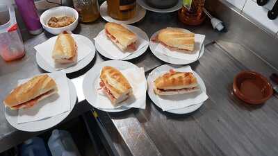 Tapería Los Hermanos