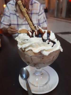 Cafetería/heladería La Luna