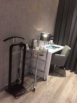 Vueling Bcn By Hc Restaurant