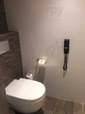 Vueling Bcn By Hc Restaurant