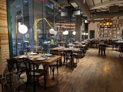 Mussol Westfield Glorias