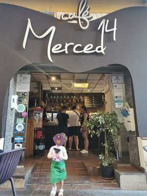 Merced 14 Lounge Bar