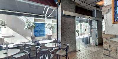 Merced 14 Lounge Bar