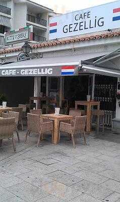 Cafe Gezellig
