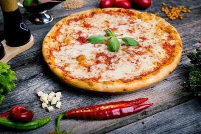 La Retama Cerveceria Restaurant & Bistro