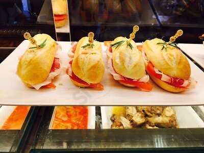 La Retama Cerveceria Restaurant & Bistro