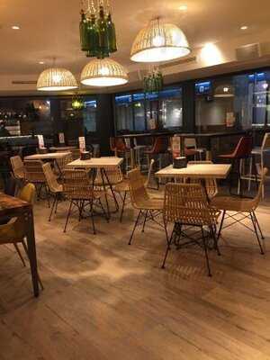 Taberna Del Volapié Tuset