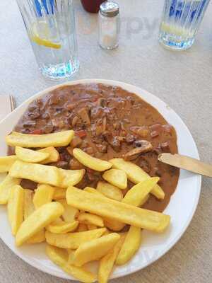 Completely Marbella Garden Cafe