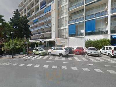 Completely Marbella Garden Cafe