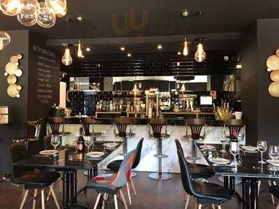 Zero Pizzeria & Cocktail Bar