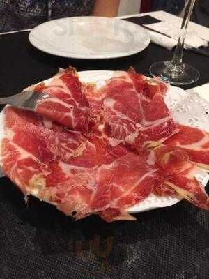 Santos Tapas - Photo 8