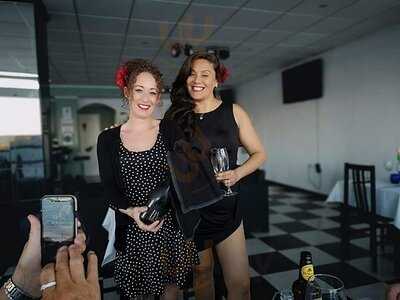 Beach House Restobar - Casa Playa Restobar